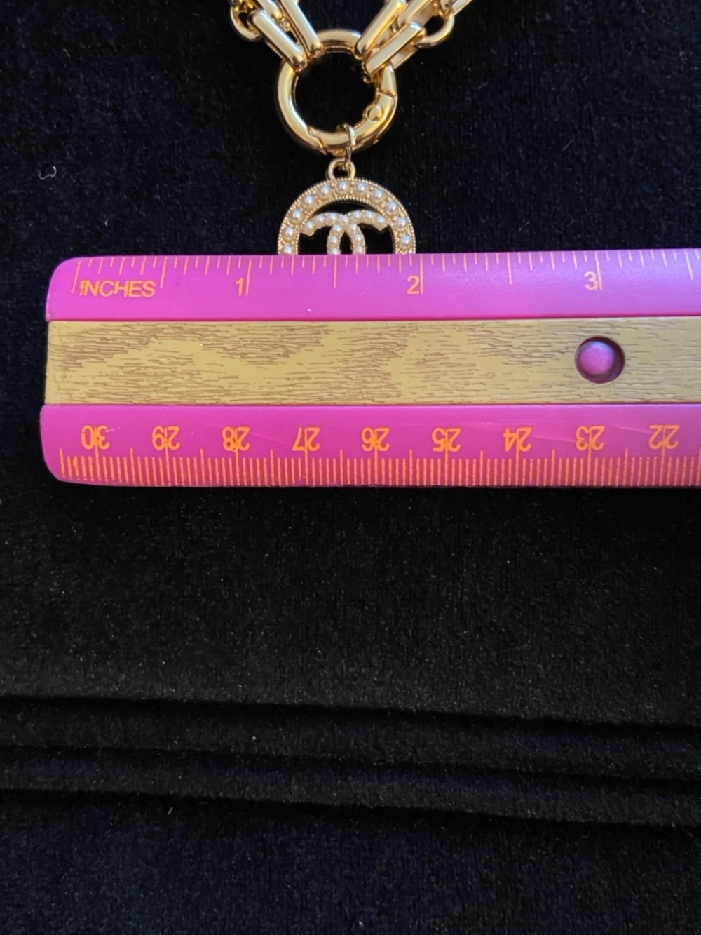 CHANEL Logo Medallion  Pearl Drop Charm And Gold Link Chain Necklace - Picture 9 of 12